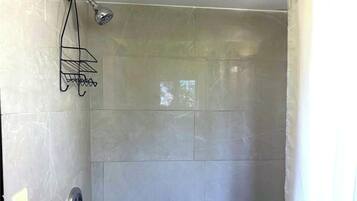 Shower, free toiletries, towels