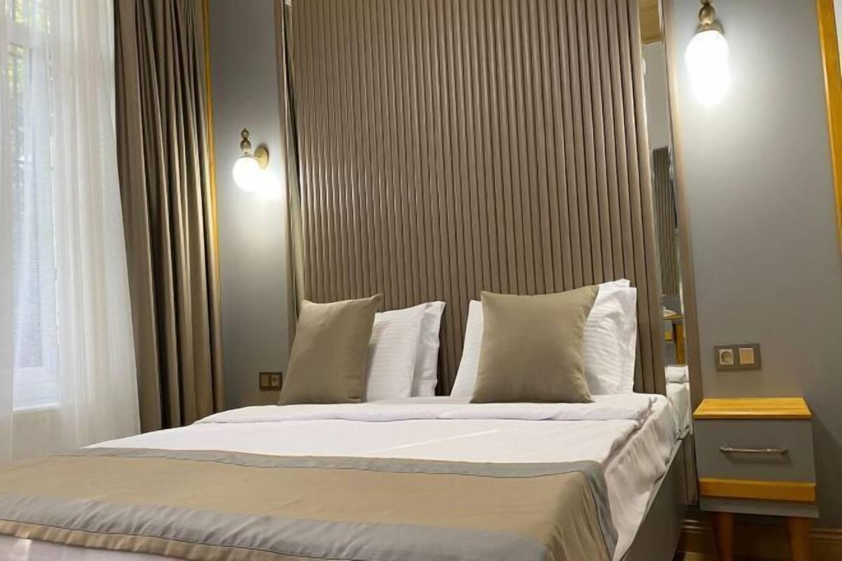 Egyptian cotton sheets, premium bedding, pillowtop beds, in-room safe