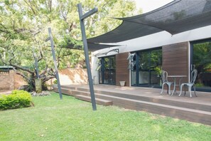 Outdoor dining - Queensrest 1 (Pretoria)