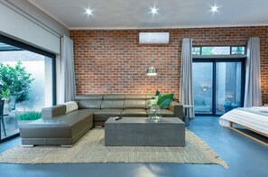 Living area - Queensrest 6
(Pretoria)