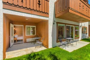 Property grounds - Snowstorm Studio on Icicle Village (Leavenworth)