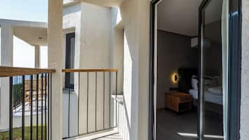 Standard Double Room, Garden View | Iron/ironing board, free WiFi, bed sheets