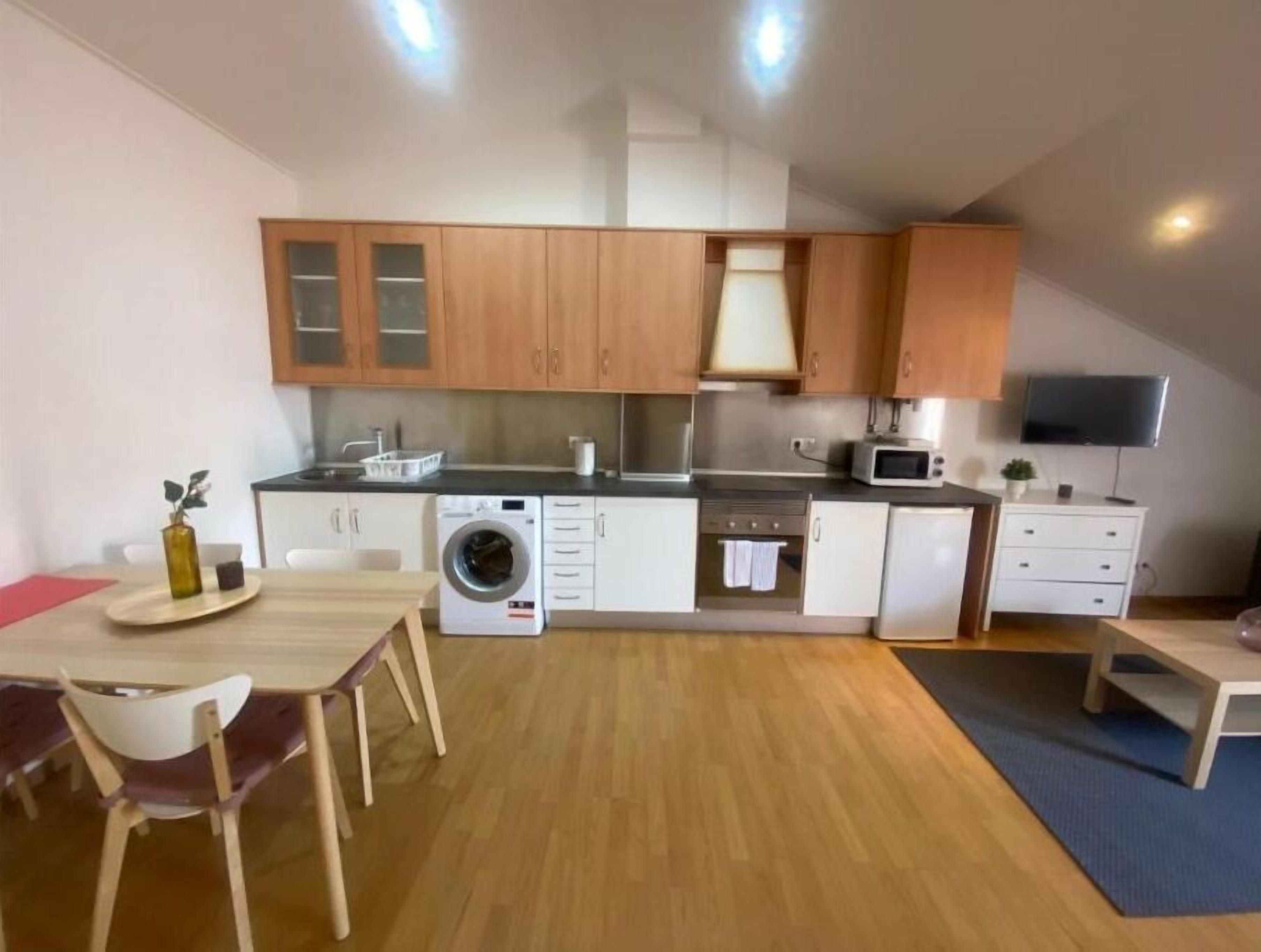 Réfrigérateur, four, plaque de cuisson