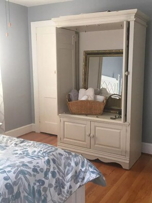 1 bedroom, desk, iron/ironing board, free WiFi - Windsor Lofts 3 (Roanoke)