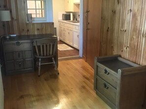 Fridge, microwave, oven, stovetop - Windsor Lofts 4 (Roanoke)