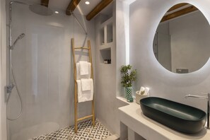 Shower, hair dryer - Paralos Houses K3 · Villa Almyra (Antiparos)