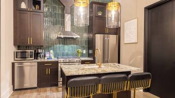 Fridge, microwave, oven, stovetop