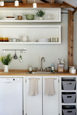 Interior - 'The Pink Pad' Twin Cities Getaway Bungalow with a cozy loft  (Minneapolis)