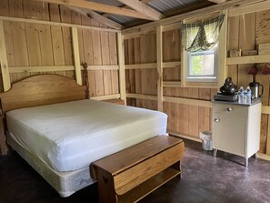 1 bedroom, travel cot