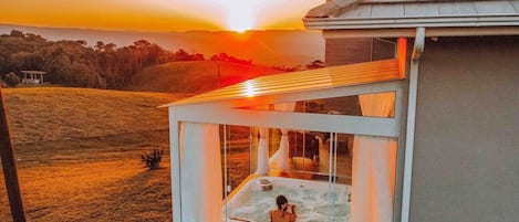 Hus – honeymoon, massasjebadekar, ved fjell | Utendørs boblebad