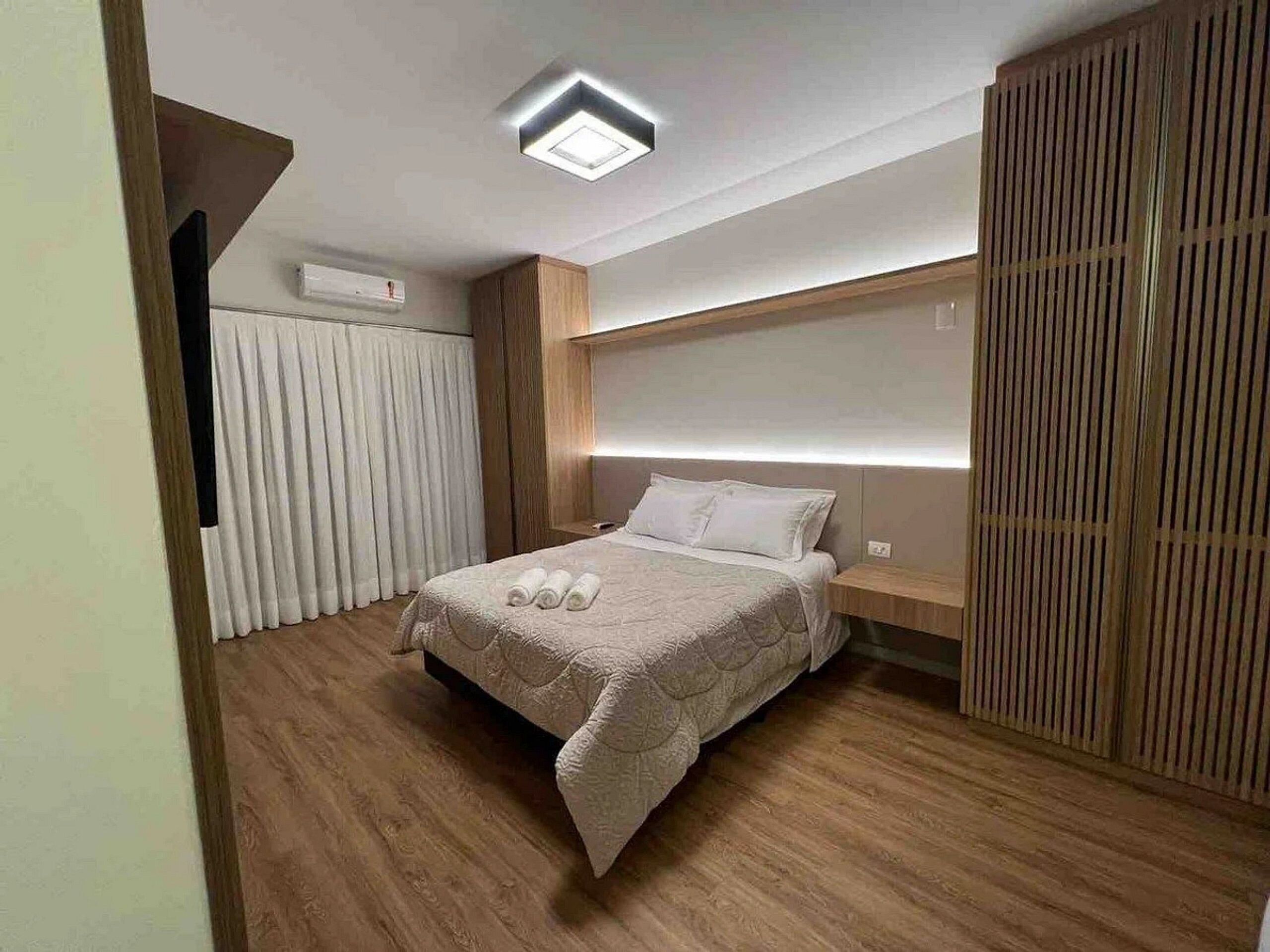 Casa lua de mel, banheira de hidromassagem, ao lado da montanha | 3 quartos, roupas de cama de algodão egípcio, roupas de cama premium