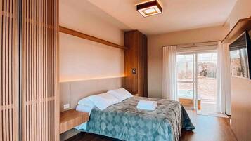 Casa lua de mel, banheira de hidromassagem, ao lado da montanha | 3 quartos, roupas de cama de algodão egípcio, roupas de cama premium
