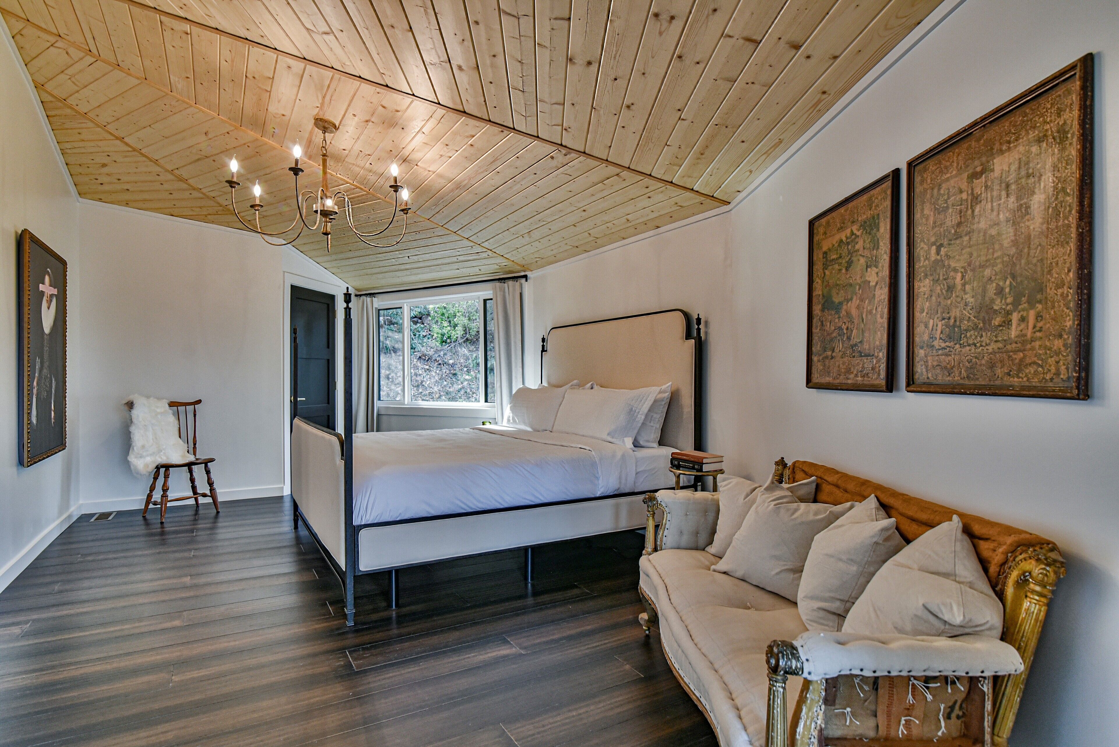 Rumah Deluks | 3 kamar tidur, seprai katun Mesir, dan seprai premium