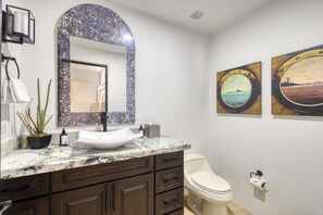 Shower, jetted tub, hair dryer, towels
