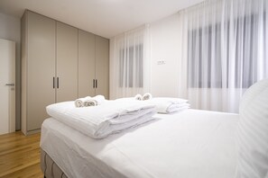 2 habitaciones, tabla de planchar con plancha y wifi gratis