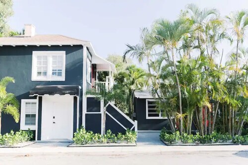 Spacious & Open Studio Condo Steps2 Water w/ Patio