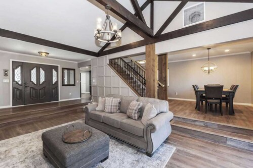 Dawn and Dusk by Avantstay Modern Cabin in Great Location w/ Home Theatre