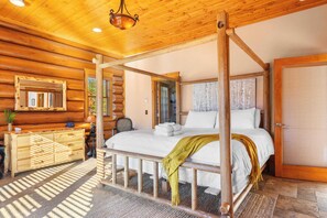 House (5 Bedrooms) | 5 bedrooms, iron/ironing board, bed sheets - 0.5mi to the Lake, Deck w/ Views, Poker Table Eagle Ridge Retreat by Avantstay (Big Bear Lake)