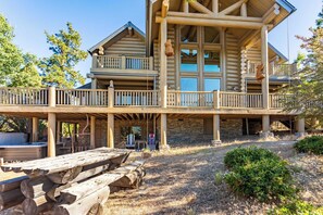 House (4 Bedrooms) | Interior - Hot Tub, Game Room, Large Deck w/ Incredible View Penticton Lodge by Avantstay (Big Bear Lake)