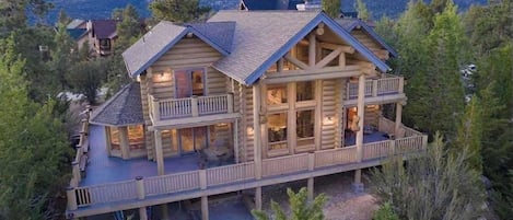 ハウス (4 Bedrooms) | 施設の正面