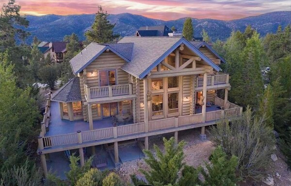 Hot Tub, Game Room, Large Deck W/ Incredible View Penticton Lodge By Avantstay - Big Bear Lake, CA