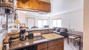 House (1 Bedroom) | Interior