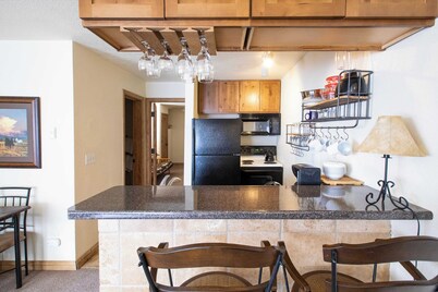 Boomerang Village 201 by Avantstay Ski In/ Ski Out Unit Close to Town!