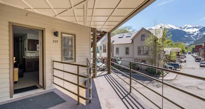 Viking Lodge 209 by Avantstay Great Ski Access, Walk to Downtown