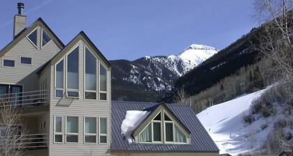 Viking Lodge 216 by Avantstay Great Ski Access w/ Communal Pool & Hot Tub