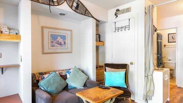 Rumah (2 Bedrooms) | Interior