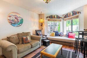 Nhà (2 Bedrooms) | Nội thất