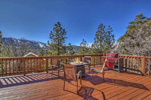 Views at Wolf Lodge by Avantstay Magnificent Views w/ Hot Tub, Sauna, Games