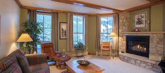 Palmyra 4G by Avantstay Close to the Slopes & Town!