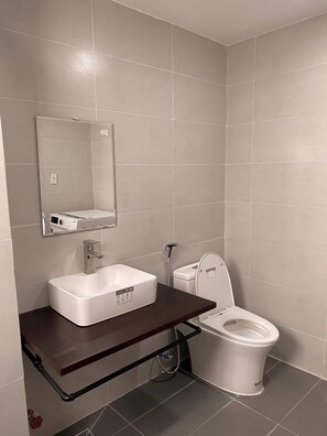 Shower, hair dryer, towels, shampoo - B786/ Studio 35m2/ loggia, SmartTV 55’+Netflix 101 (Thành phố Hồ Chí Minh)