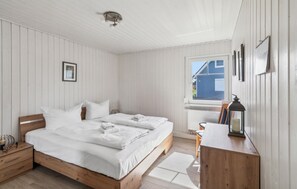 3 bedrooms, travel cot, free WiFi