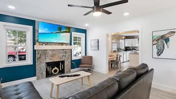 Smart TV, biblioteca musicale, videoteca, impianto stereo