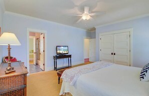 House (Multiple Bedrooms) | 7 bedrooms, iron/ironing board, bed sheets