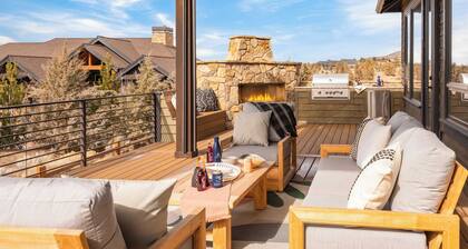 Heritage by Avantstay Luxe Oregon Retreat + Deck