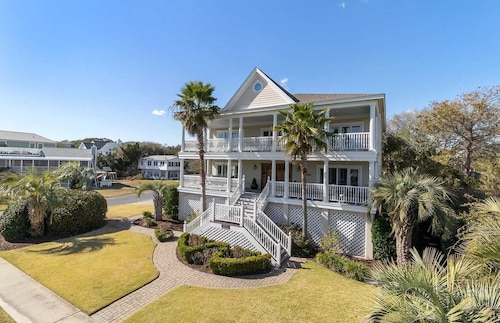 3001 Palm Boulevard by Avantstay Across From Beach & Ocean Views!