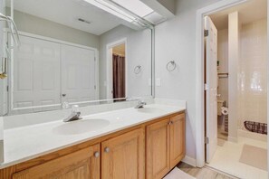 House (3 Bedrooms) | Interior - 405 Yacht Harbor by Avantstay Marina Views + Pool Access + Outdoor Lounge Near Golf & Beach (Isle of Palms)
