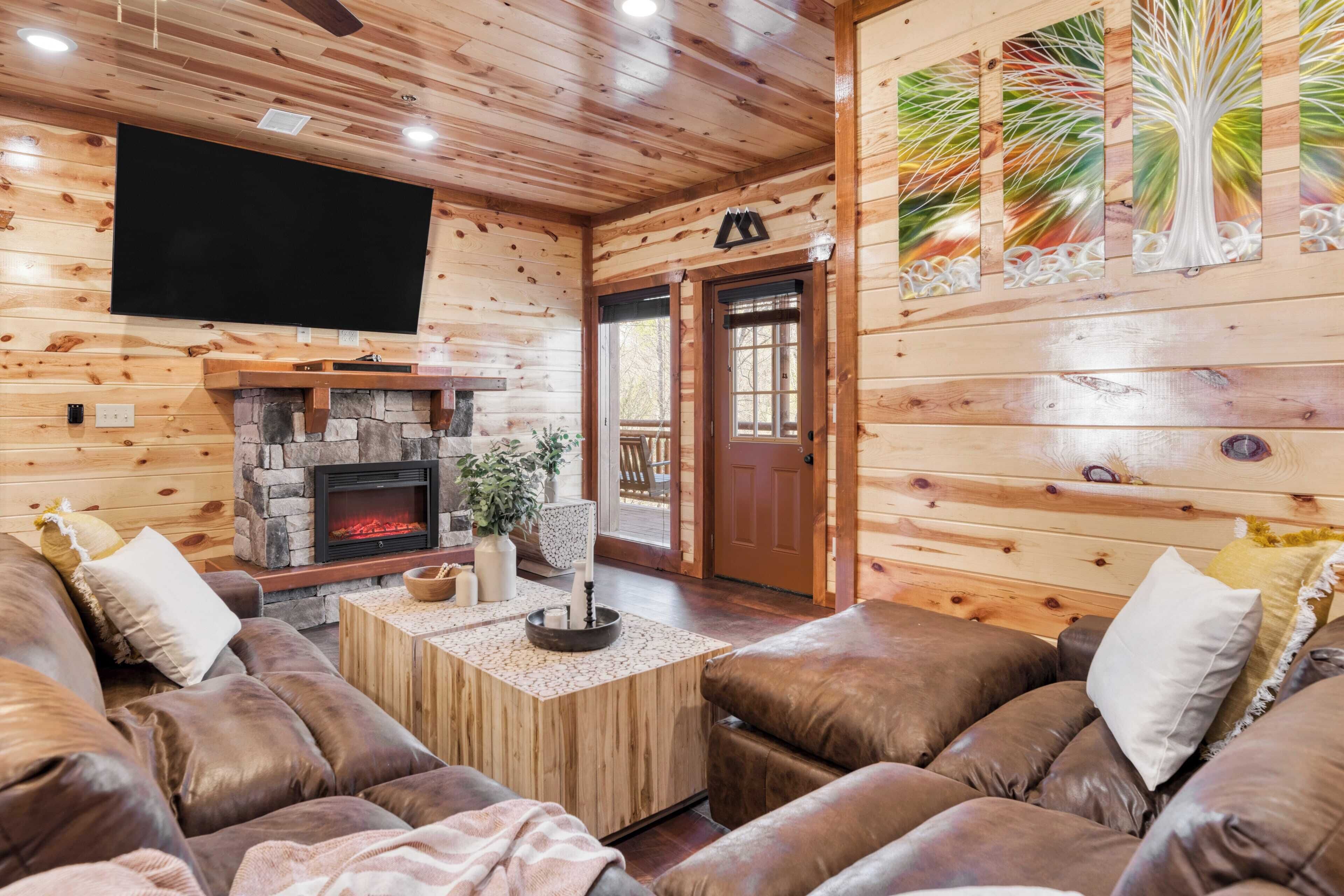 Boon by Avantstay 40-guest Luxe Smokies Retreat, Sevierville