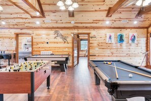 Casa (Multiple Bedrooms) | Parte interna