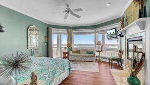 House (6 Bedrooms) | Interior