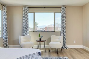 House (6 Bedrooms) | Interior