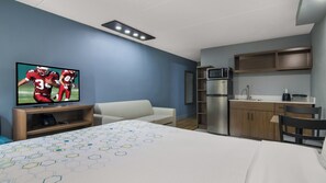 Suite, 1 cama de matrimonio grande, no fumadores, cocina básica | Escritorio, espacio para trabajar con un portátil, cunas gratuitas