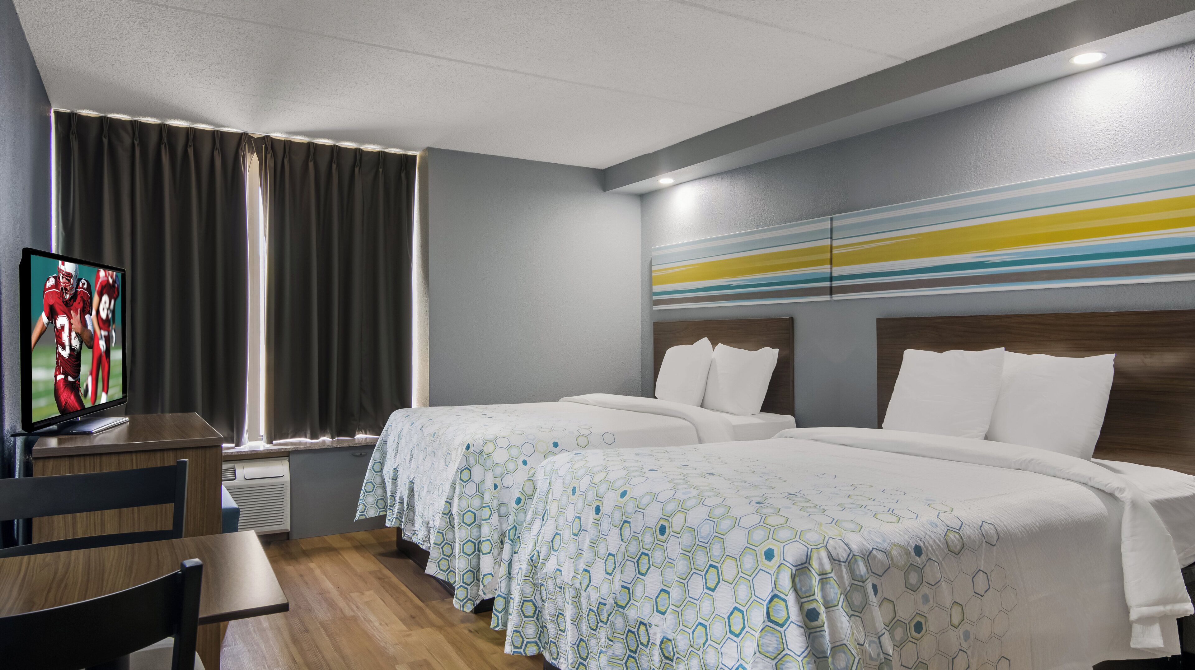 Foto - HomeTowne Studios by Red Roof & Conference Center Chicago – N Aurora/ Naperville
