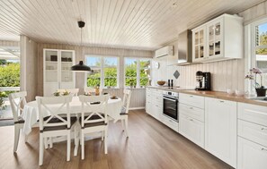 Fridge, stovetop, dishwasher, coffee/tea maker - 2 bedroom amazing home in Sydals (Sydals)