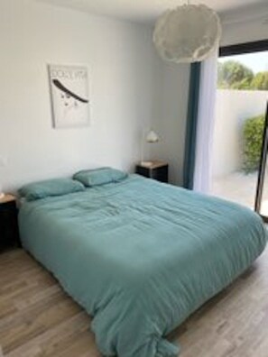 4 makuuhuonetta, vauvan matkasänky, ilmainen Wi-Fi, vuodevaatteet