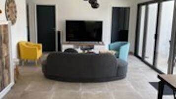 TV