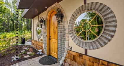 Howards Hollow! Earth Home at The Forgotten Forest!